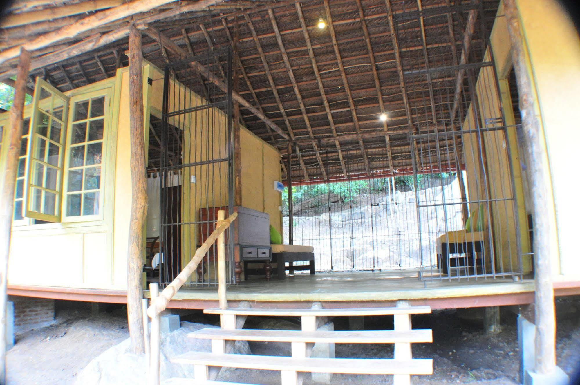 Back Of Beyond - Wild Haven Villa Sigiriya Exterior photo