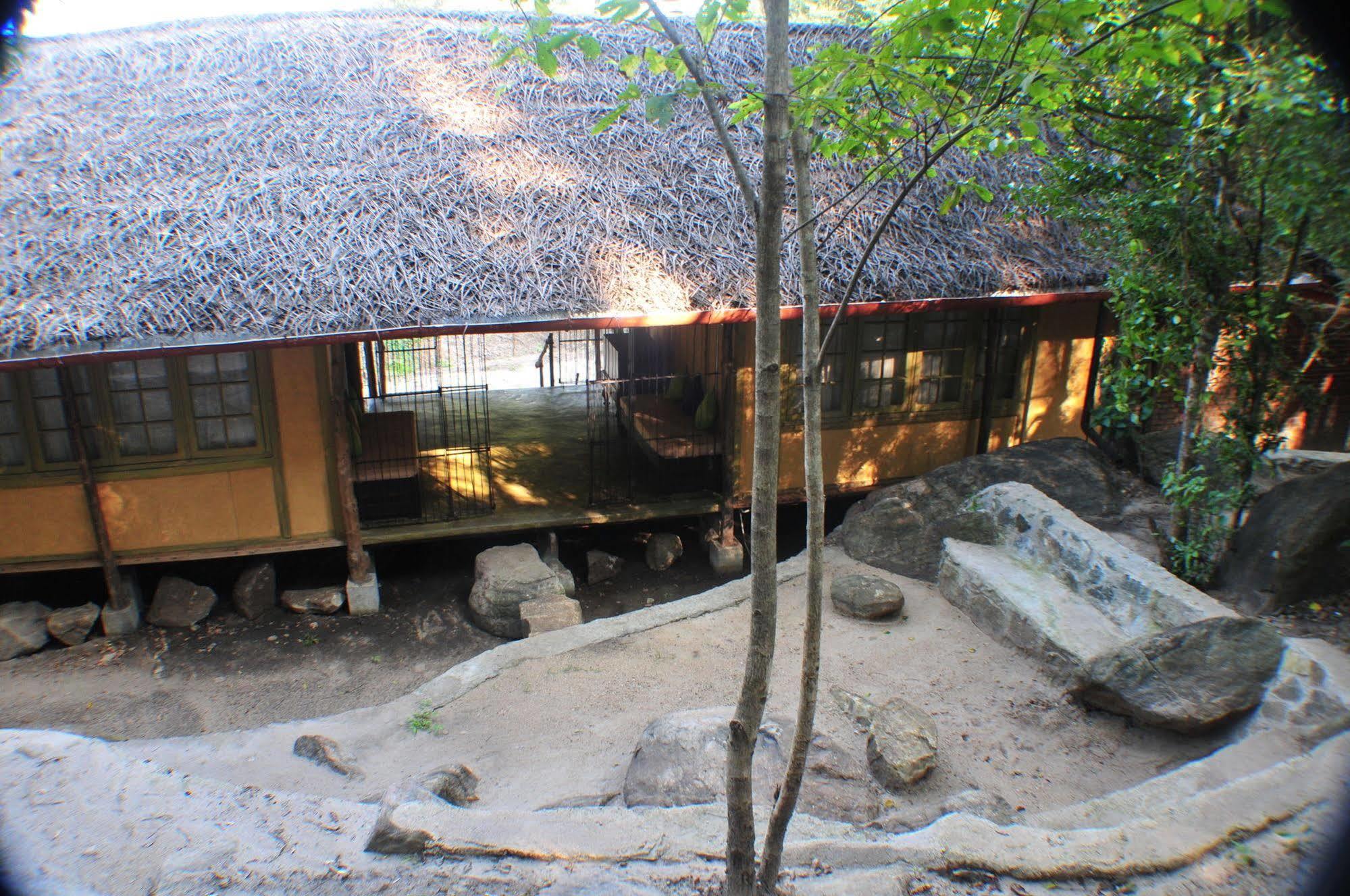 Back Of Beyond - Wild Haven Villa Sigiriya Exterior photo