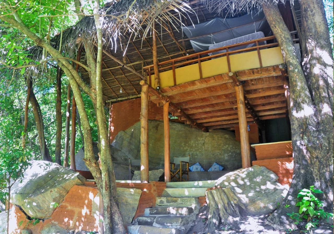 Back Of Beyond - Wild Haven Villa Sigiriya Exterior photo